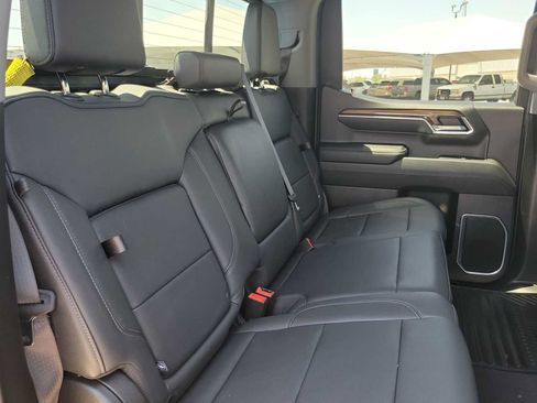 Used 2024 Chevrolet Silverado 1500 LT w/ Z71 Off-Road Package AWD/4WD image 17