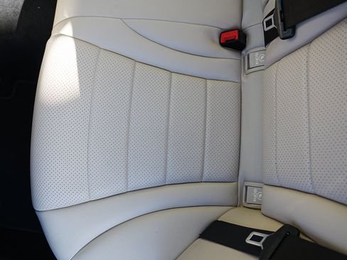 Used 2019 Mercedes-Benz C 300 Sedan image 13