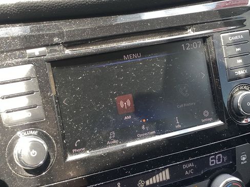 Used 2019 Nissan Rogue SV FWD image 7