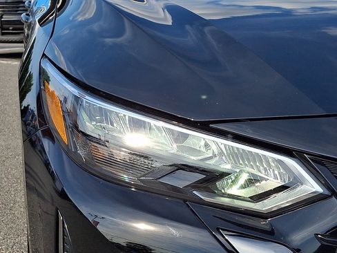 Certified 2025 Nissan Sentra SR w/ SR Premium Package FWD image 10