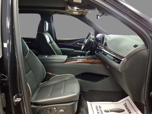 Used 2022 Cadillac Escalade Premium Luxury AWD/4WD image 8
