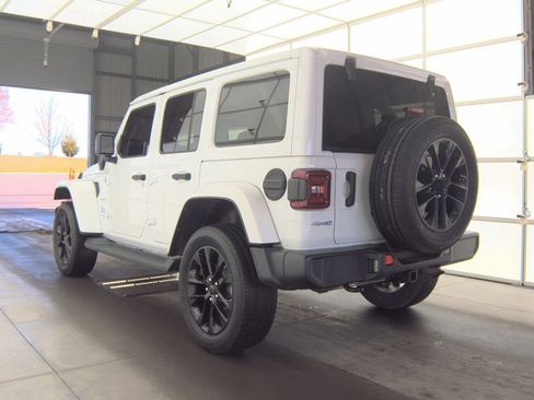 Used 2021 Jeep Wrangler Unlimited Sahara w/ Cold Weather Group image 4