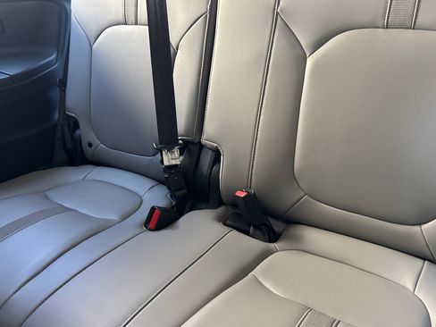 Used 2024 Honda Pilot EX-L image 12