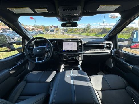 New 2026 Ford F250 Platinum w/ FX4 Off-Road Package image 16