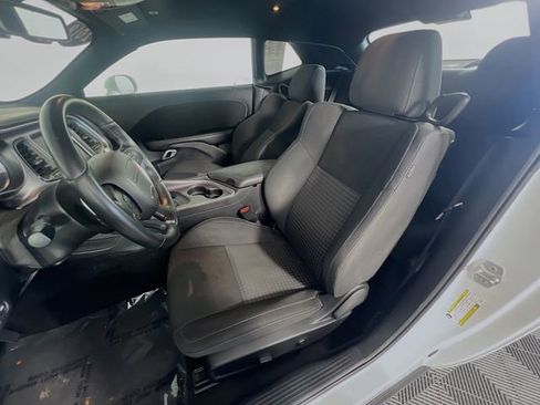 Used 2018 Dodge Challenger R/T image 10