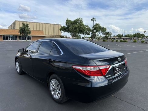 Used 2016 Toyota Camry LE image 5