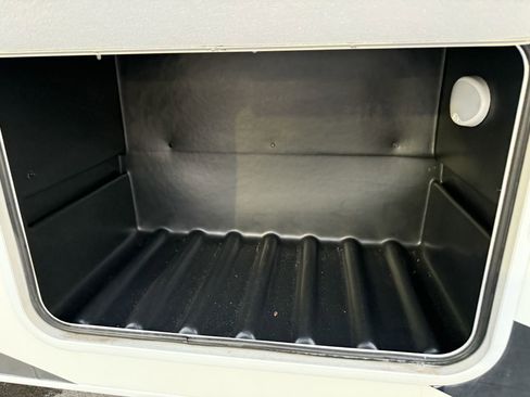 Used 2024 Ford E-450 and Econoline 450 Super Duty w/ Motorhome Prep Package image 21