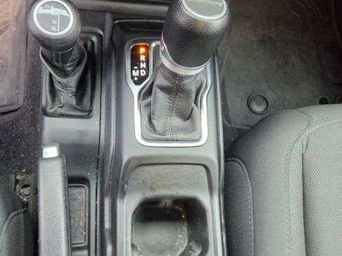 Used 2021 Jeep Gladiator Sport AWD/4WD image 10