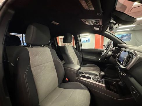 Certified 2023 Toyota Tacoma TRD Off-Road image 17