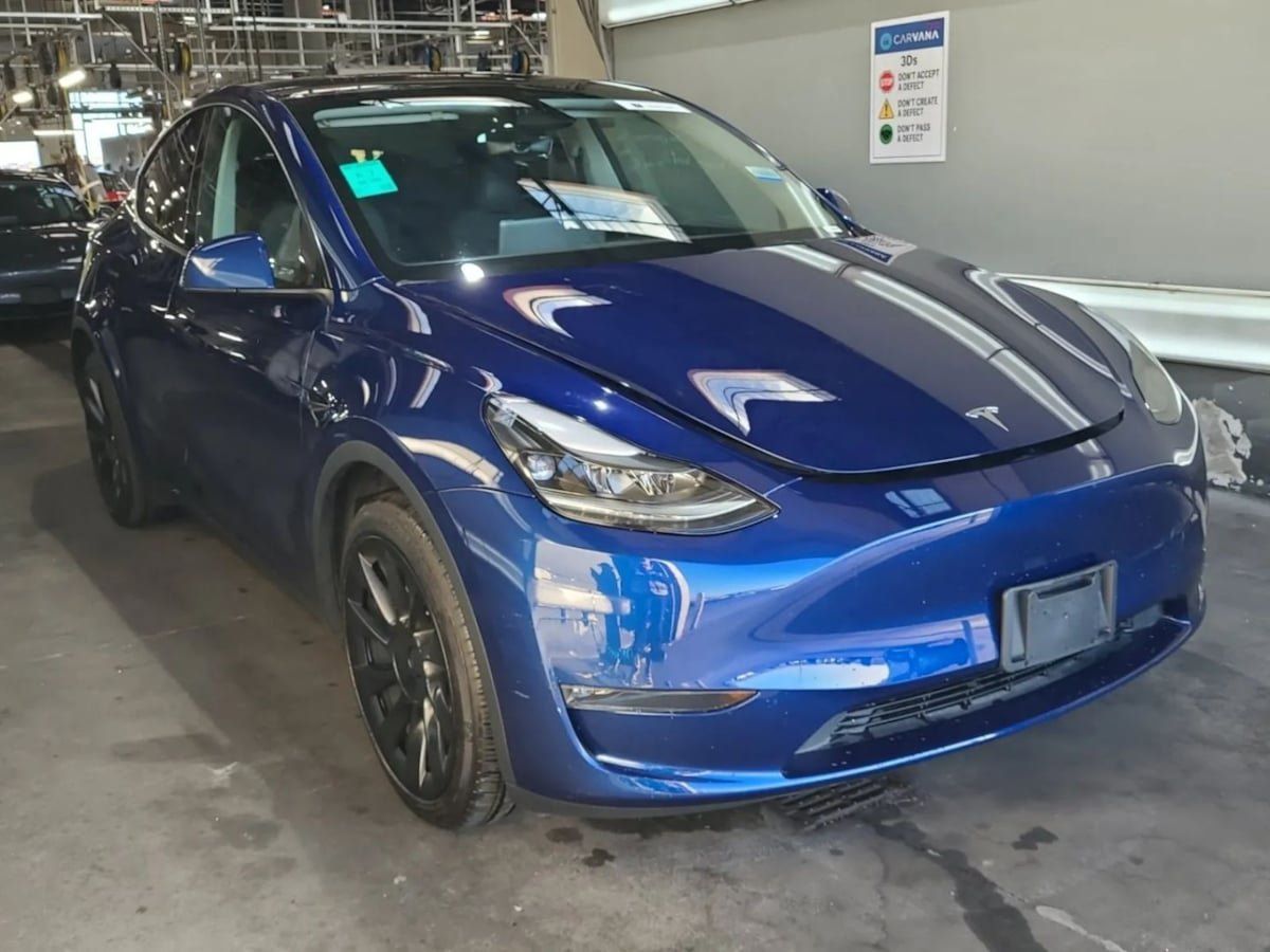Used 2023 Tesla Model Y Long Range AWD/4WD image 3