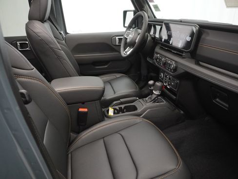 New 2026 Jeep Wrangler Unlimited Sahara AWD/4WD image 35