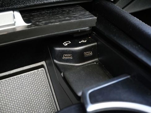 Used 2022 Mercedes-Benz GLE 350 4MATIC w/ Premium Package image 23