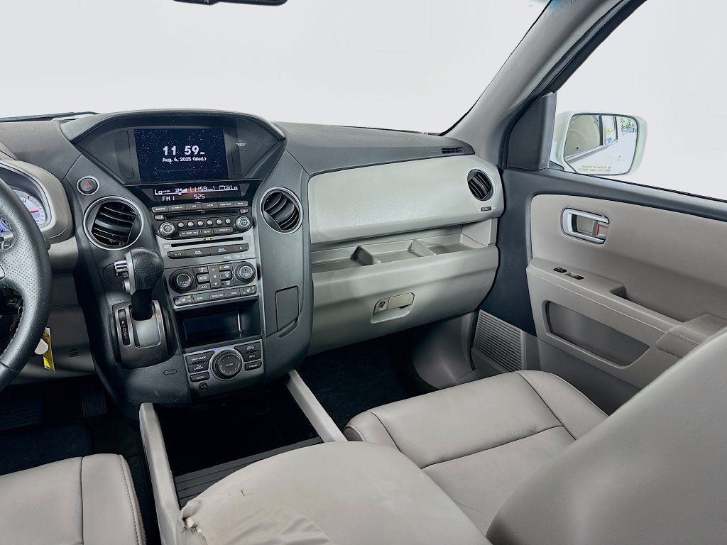 Used 2015 Honda Pilot Touring image 24