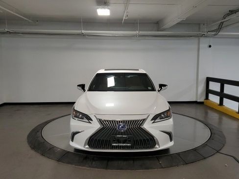 Used 2021 Lexus ES 300h w/ Premium Package image 3