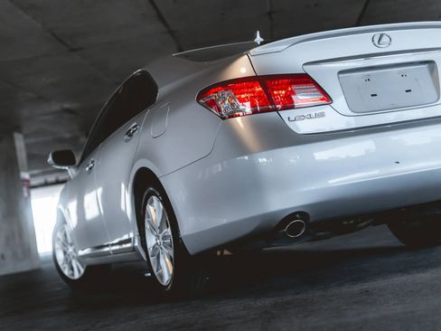 Used 2010 Lexus ES 350 ES 350 Sedan 4D image 6