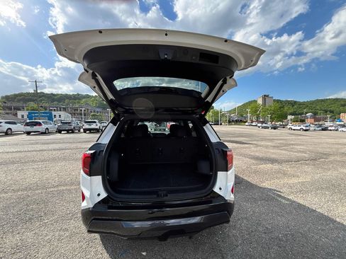 Used 2026 GMC Terrain AT4 w/ LPO, Floor Liner Package AWD/4WD image 31
