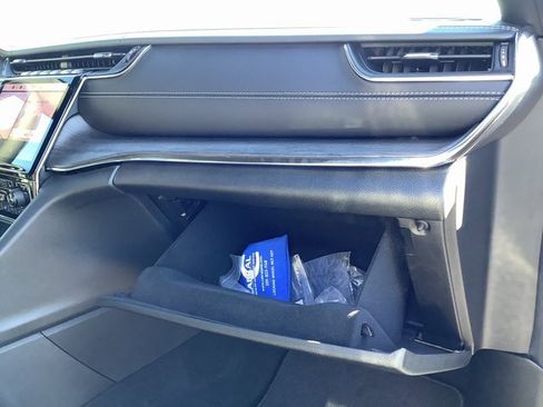 New 2025 Jeep Grand Cherokee Overland w/ Luxury Tech Group IV image 39