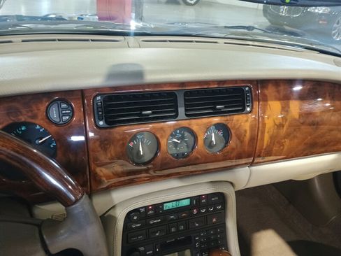 Used 2001 Jaguar XK8 Convertible image 20