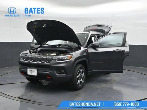 Used 2022 Jeep Compass Trailhawk w/ Trailhawk Convenience Group AWD/4WD image 55
