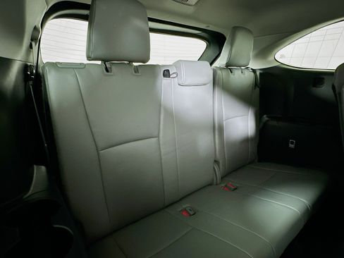 Used 2023 Toyota Highlander XLE image 27