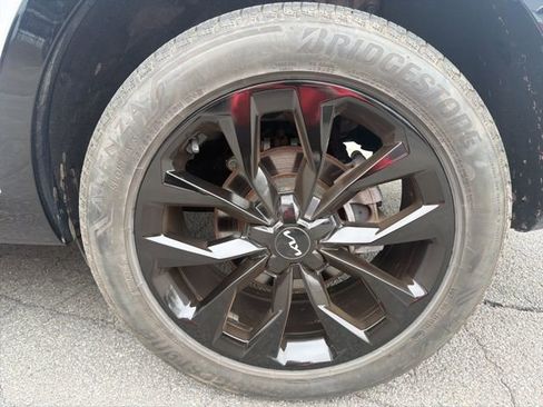 Certified 2022 Kia Sorento SX image 10