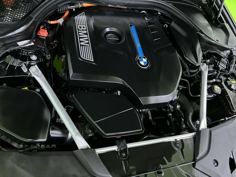 Used 2019 BMW 530e w/ Convenience Package RWD image 31