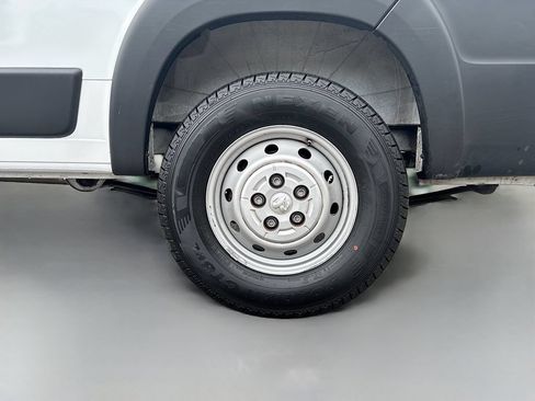 Used 2023 RAM ProMaster 2500 FWD image 11