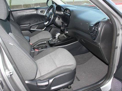Used 2023 Kia Soul EX FWD image 17