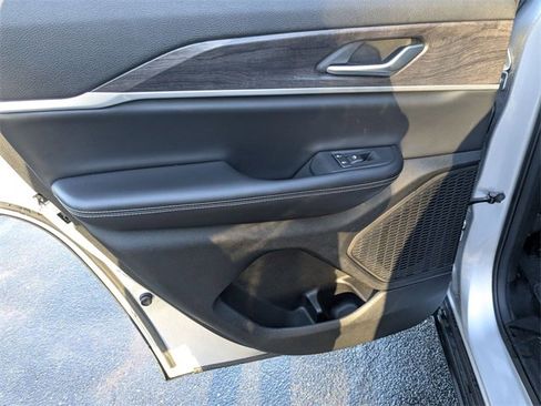 Used 2024 Jeep Grand Cherokee Limited image 29