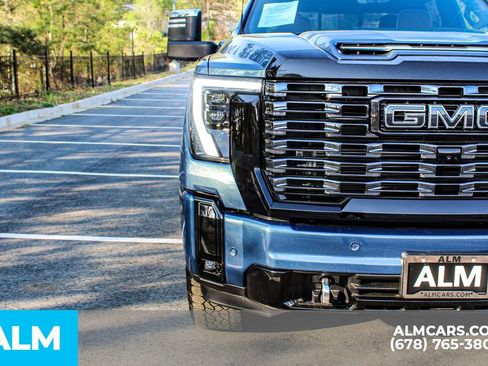 Used 2025 GMC Sierra 2500 Denali Ultimate image 12