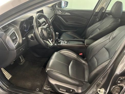 Used 2018 MAZDA MAZDA3 Grand Touring w/ Premium Equipment Package FWD image 8