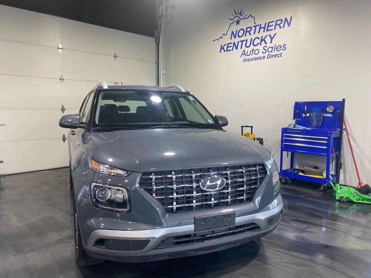 Used 2026 Hyundai Venue SEL FWD image 2
