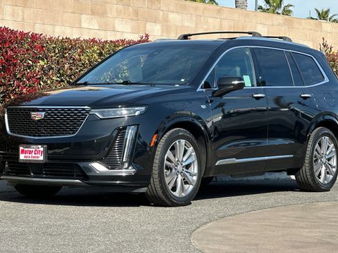 Used 2023 Cadillac XT6 Premium Luxury w/ Technology Package image 8