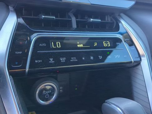 Used 2024 Toyota Venza Limited AWD/4WD image 20