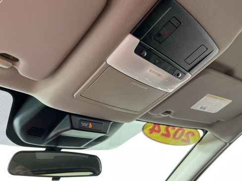 Used 2024 Nissan Rogue SV image 24