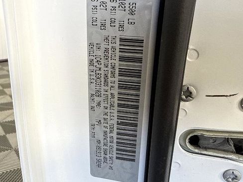 Used 2019 Jeep Cherokee Latitude Plus w/ Comfort/Convenience Group image 31