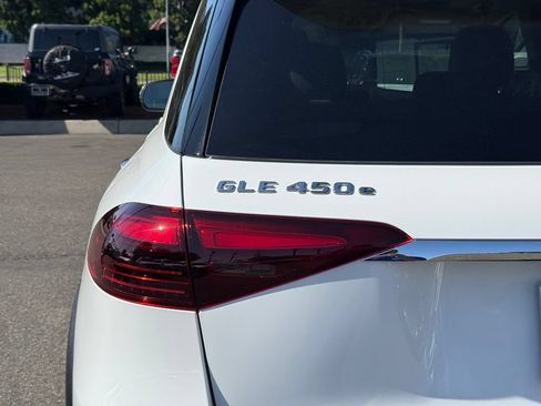 Used 2025 Mercedes-Benz GLE 450e 4MATIC image 7