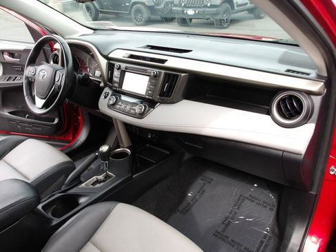 Used 2014 Toyota RAV4 Limited w/ Technology Package AWD/4WD image 13