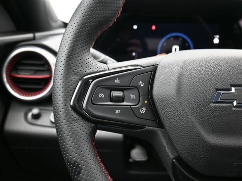 Used 2024 Chevrolet Trax RS w/ Sunroof Package image 48