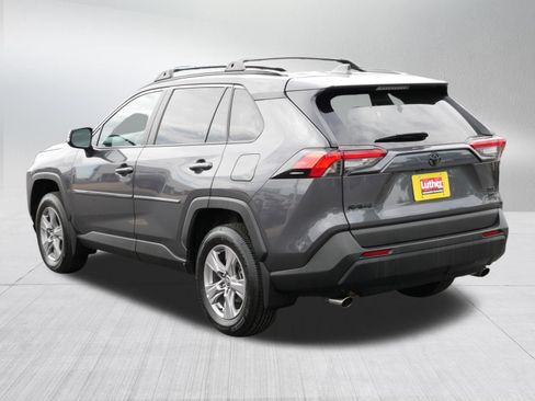 Used 2024 Toyota RAV4 XLE AWD/4WD image 5