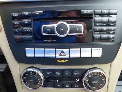 Used 2013 Mercedes-Benz C 250 Sedan image 45
