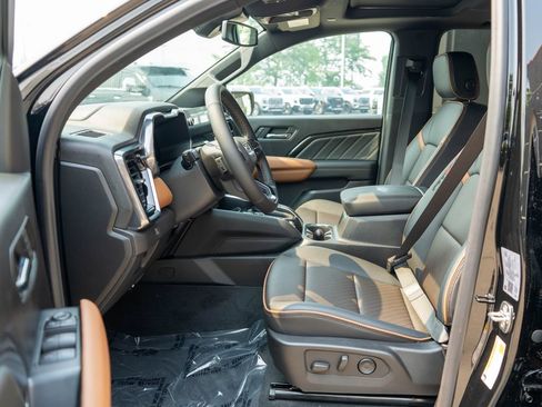New 2026 GMC Canyon AT4 w/ Technology Plus Package AWD/4WD image 11