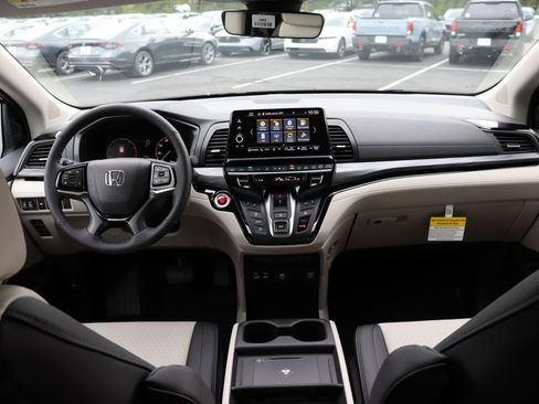 Certified 2026 Honda Odyssey Elite image 19