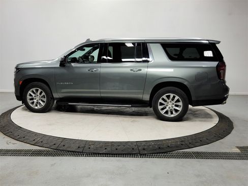 Used 2023 Chevrolet Suburban Premier image 5