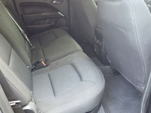 Used 2022 Chevrolet Colorado LT w/ LT Convenience Package image 10