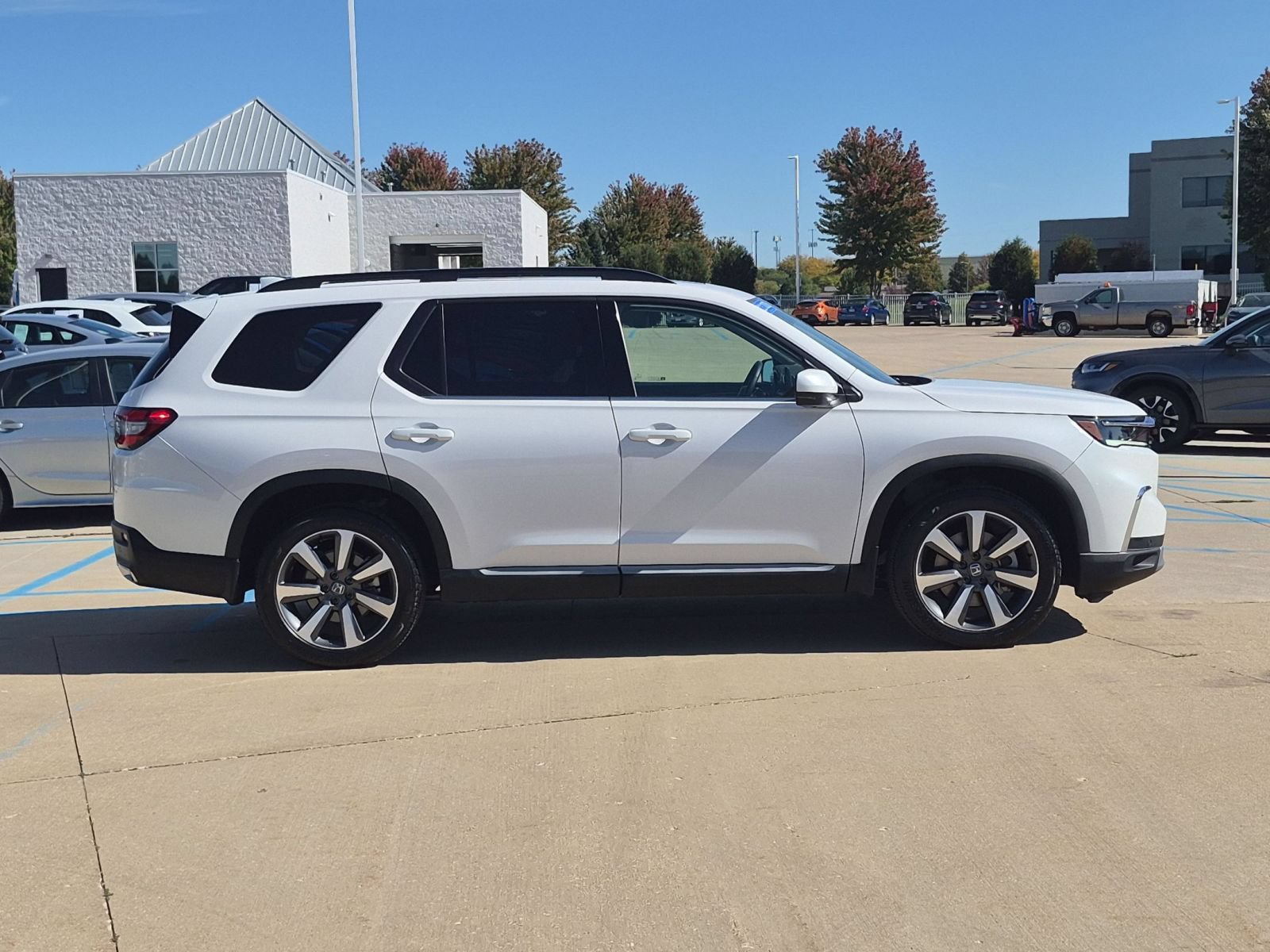 Certified 2025 Honda Pilot Elite image 5