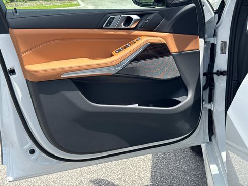 New 2026 BMW X5 xDrive40i w/ M Sport Package image 18