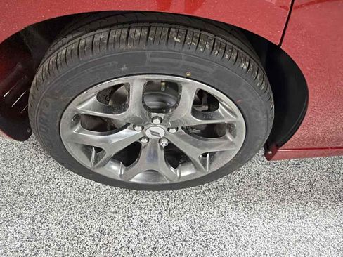 Used 2017 Dodge Charger R/T w/ Plus Group RWD image 38