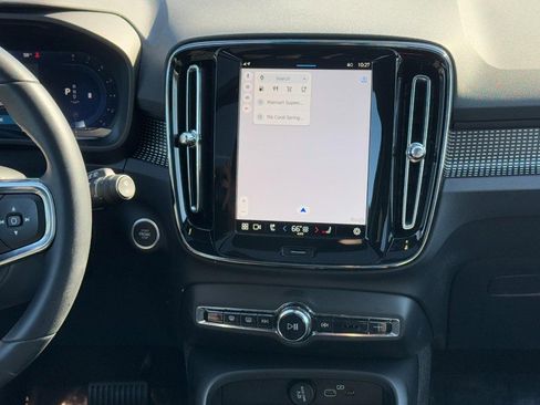 Certified 2025 Volvo XC40 B5 Plus image 13