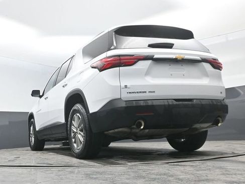 Used 2023 Chevrolet Traverse LT image 32